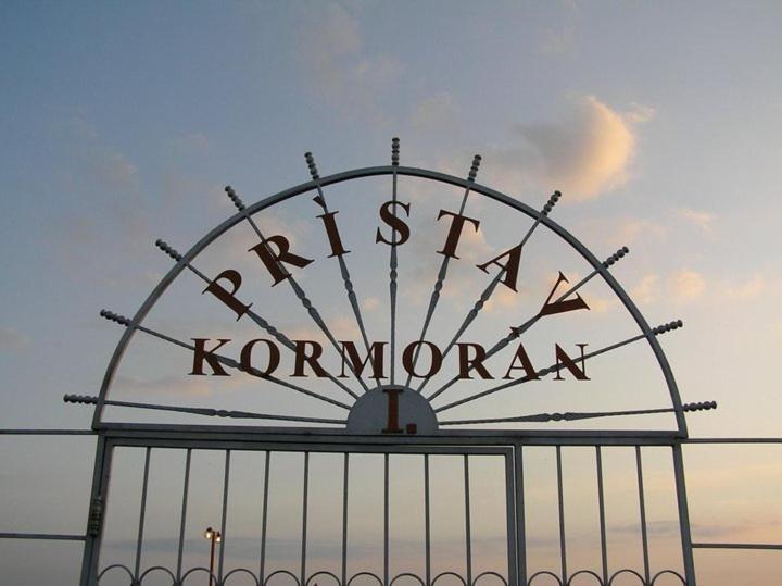 Hotel Kormoran Šamorín Buitenkant foto